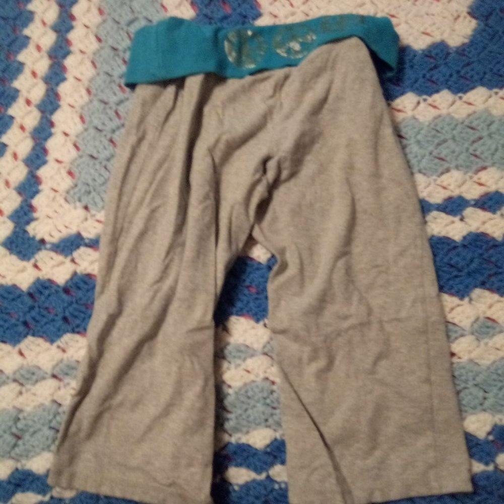 Peace Sign Capris